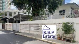 For SaleLandSathorn, Narathiwat : Land for sale in Sathorn area, Narathiwat Road-Soi 10, land 72 Wah, width, depth 17x17 meters, For residence business