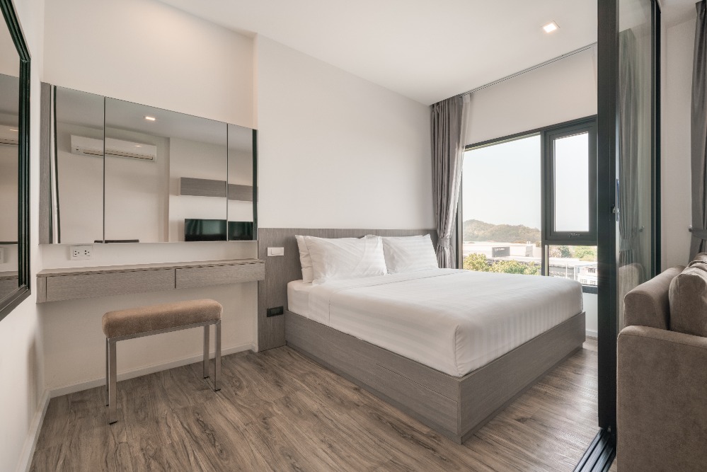 For RentCondoSriracha Laem Chabang Ban Bueng : Condo for rent at Knightsbridge The Ocean Sriracha, 1 Bedroom 35 sqm. (Service residence by Hampton)  ✅Accept 1 month advance, Ready to move in get Free Wi-Fi