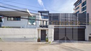 For SaleHouseLadprao, Central Ladprao : Single House in Ladprao for SALE 5 Beds 440 Sqm🏡