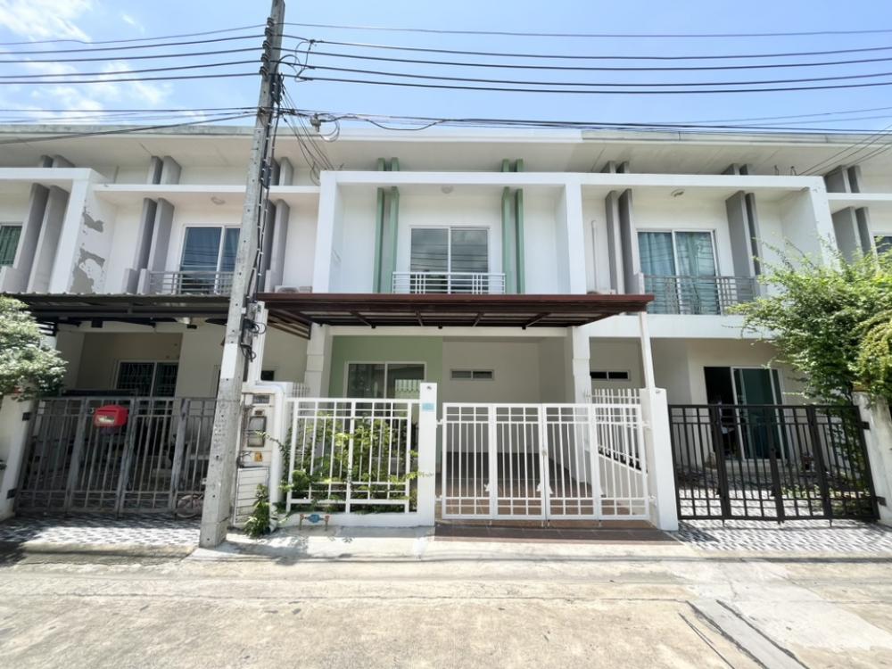 For SaleTownhouseNonthaburi, Bang Yai, Bangbuathong : Reduced by 1 hundred thousand, selling 2-story townhouse, Pruksa Town Village, Next Tiwanon - Rama 5, next to Nakhon In Road, renovated, ready to move in.