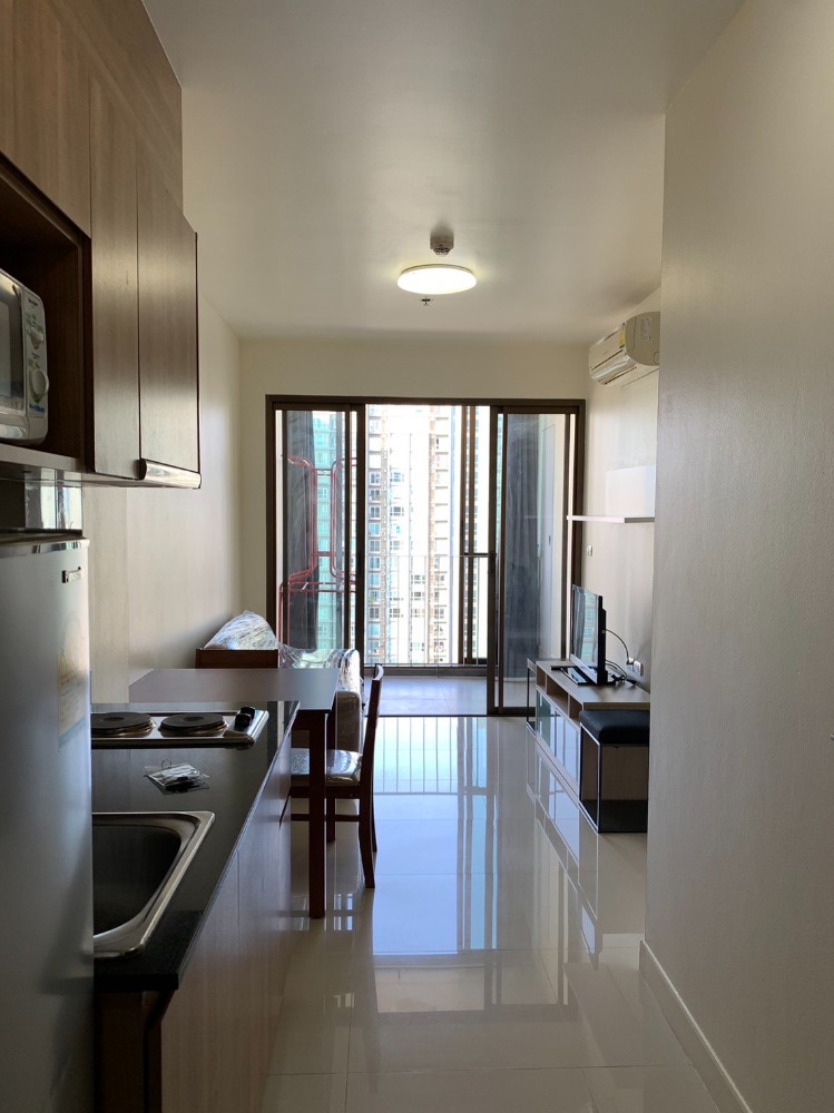 For RentCondoWongwianyai, Charoennakor : OMG2600  Renovated 1 Bedroom / Ready to move 4-Feb-23 @ [ Ideo Sathorn - Taksin ] BTS Krung Thon Buri