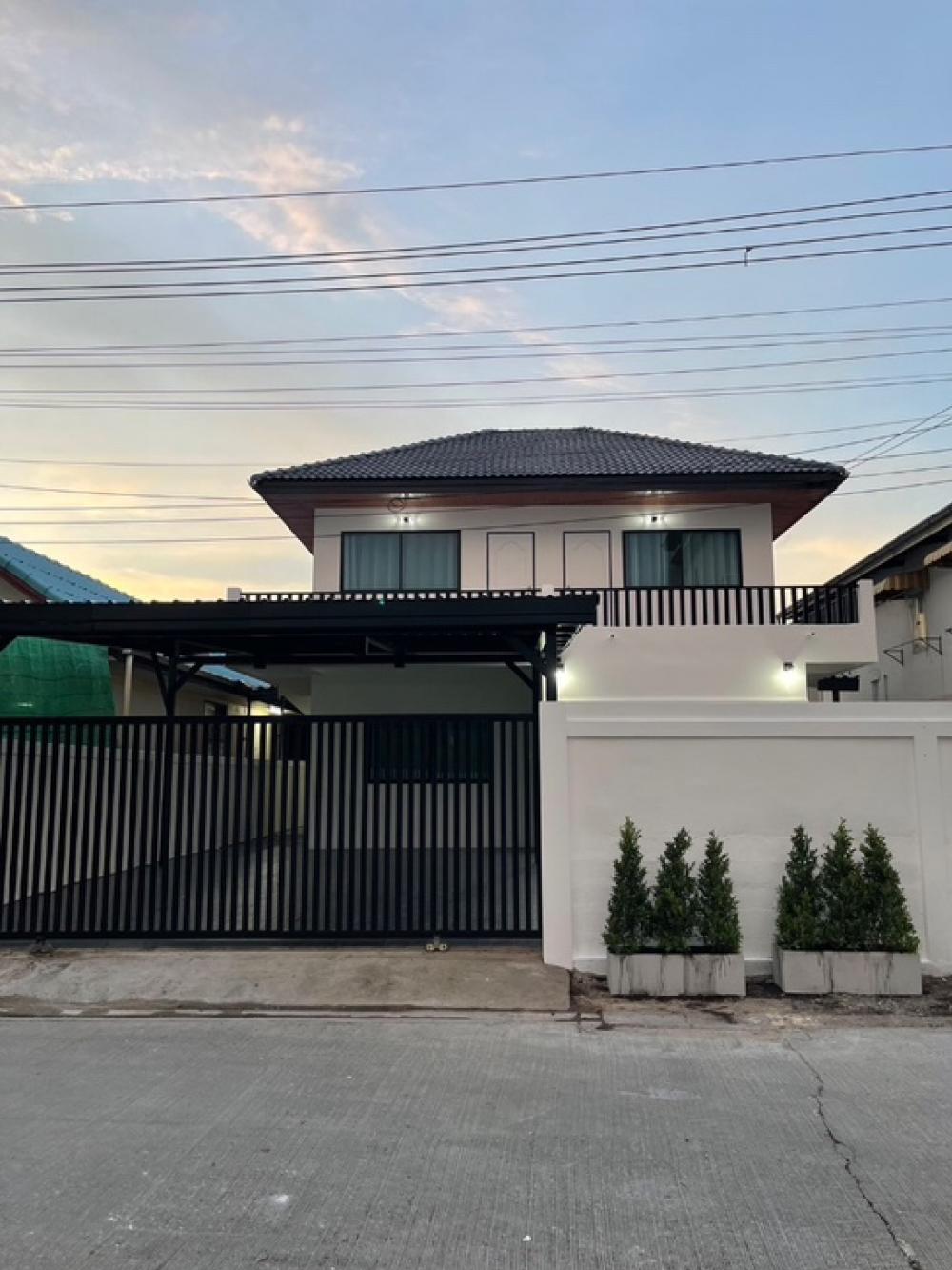 For SaleHouseNawamin, Ramindra : Announcement for sale: 2-story detached house, Soi Phahonyothin 47, decorated with furniture, luxury style | only 5.69 million baht