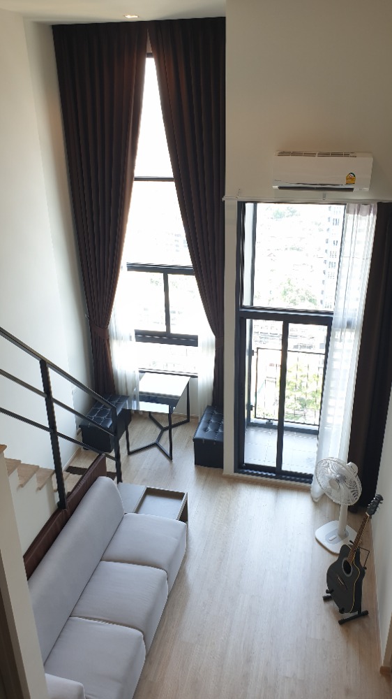 For SaleCondoWongwianyai, Charoennakor : special! Cost price, Ideo Sathorn-Wongwian Yai, 28th floor, corner room, 2 floors high, total usable area 49.19 sq m. (34.19+15.00), next to BTS 100 m., facing the main road. See the Chao Phraya River, Asiatique and fireworks every week. (Owner sells it h
