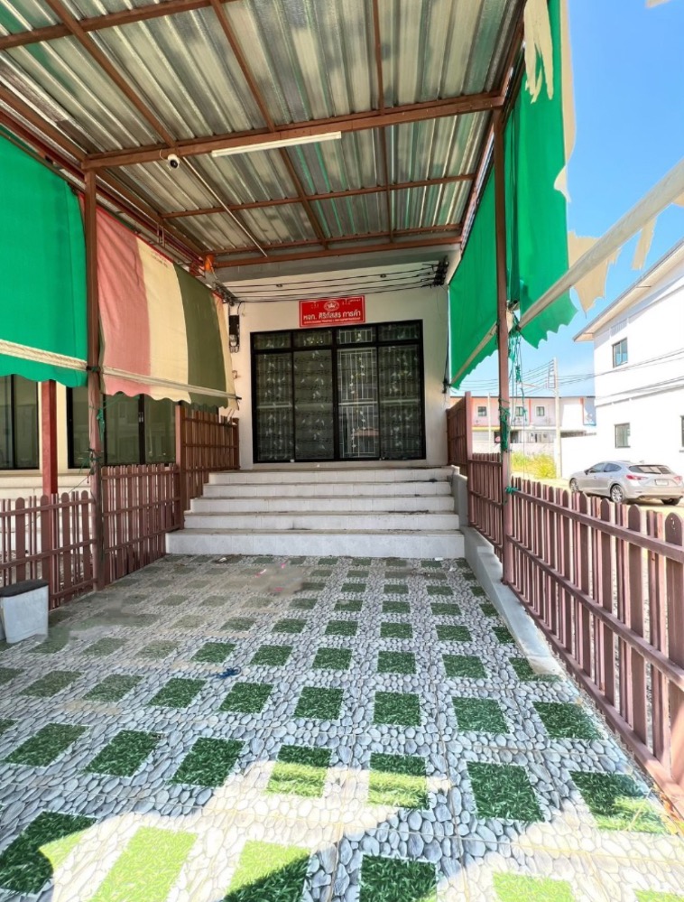 For SaleShophouseHuahin, Prachuap Khiri Khan, Pran Buri : House for sale, 3 bedrooms, 2 bathrooms, near Pranburi Forest Park. Only 14 kilometers from Hua Hin District, 4 kilometers from the sea, next to the main road, 4 lanes and many tourist attractions. through to Pak Nam Pran have many routes