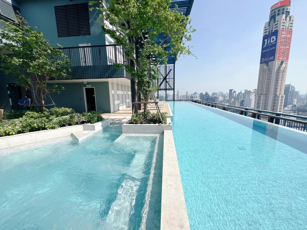 For SaleCondoRatchathewi,Phayathai : Free down payment 0 baht, selling at a loss, easy installments 12,000/month, better than renting by Sansiri Project, fully furnished.