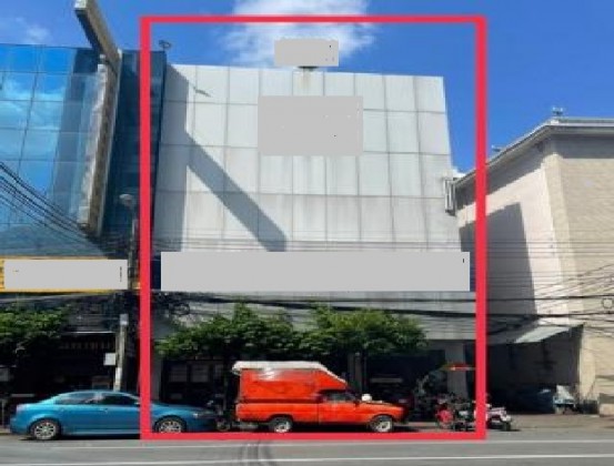 For RentShophouseYaowarat, Banglamphu : For Rent Building/office building for rent, 4 floors, 3 units, along Yaowarat Road, near MRT Wat Mangkorn, building area 816 square meters, suitable for a variety of businesses.