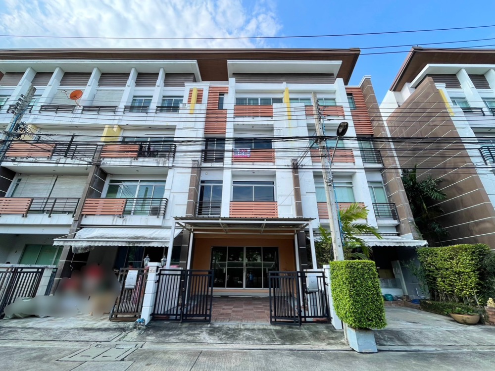 For SaleHome OfficePattanakan, Srinakarin : 4-storey Home Office for sale, Biztown Srinakarin, near Paradise Park and BTS Si Udom Station.
