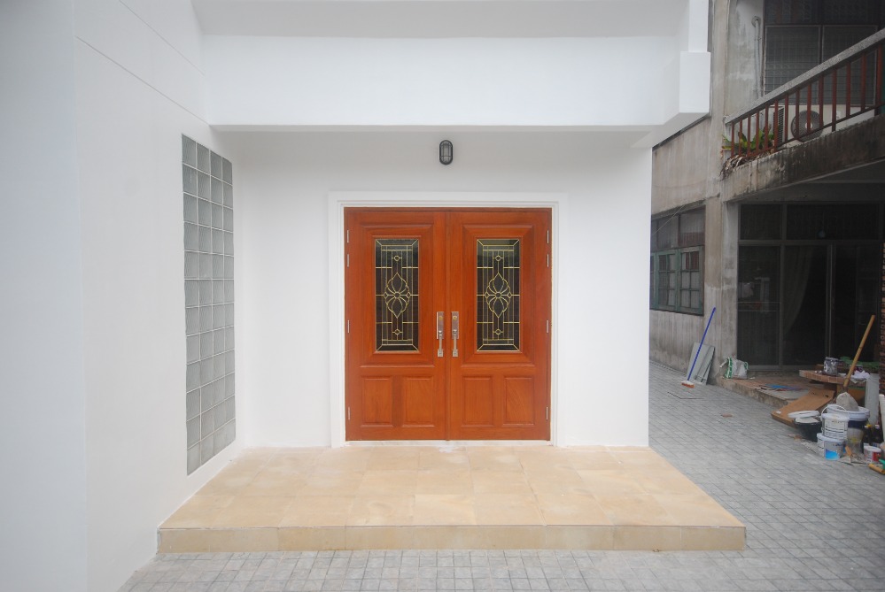 For SaleHouseBang Sue, Wong Sawang, Tao Pun : [Sell] 3 houses with land near Wong Sawang intersection, total land 147 square wa. Fully furnished, ready to move in, never flooded.