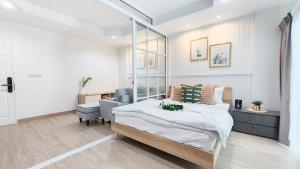ขายคอนโดโชคชัย4 ลาดพร้าว71 : ขายคอนโด J.W. Suite ลาดพร้าวโชคชัย4ตกแต่งใหม่พร้อมเฟอร์นิเจอร์ ขนาด 28 ตรมชั้น2ราคา 1,590,000ติดต่อ 0934566297 Line @bestcondoโลเคชั่นhttps://maps.app.goo.gl/YW2hpefR8cxxgD5A6?g_st=ic