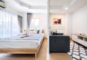 ขายคอนโดโชคชัย4 ลาดพร้าว71 : ขายคอนโด J.W. Suite ลาดพร้าวโชคชัย4ตกแต่งใหม่พร้อมเฟอร์นิเจอร์ ขนาด 28 ตรมชั้น4ราคา 1,590,000ติดต่อ 0934566297 Line @bestcondoโลเคชั่นhttps://maps.app.goo.gl/YW2hpefR8cxxgD5A6?g_st=ic