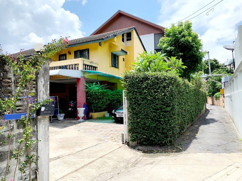 For SaleHouseChiang Mai : House for sale in Old City, House for sale Phra Sing, House for sale Chiang Mai