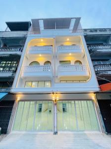 For SaleShophouseEakachai, Bang Bon : Beautiful house for sale, ready to move in, near BTS Wutthakat, 4.5 floors, Soi Ekachai 10/1, Chom Thong