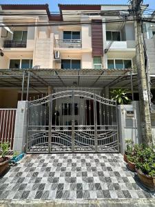 For SaleTownhouseSathorn, Narathiwat : 3-storey townhome for sale in Rama 3 area, Thanapat House Village Sathorn-Narathiwat Renovated at the end of the year 65 new exterior paint ready to move in