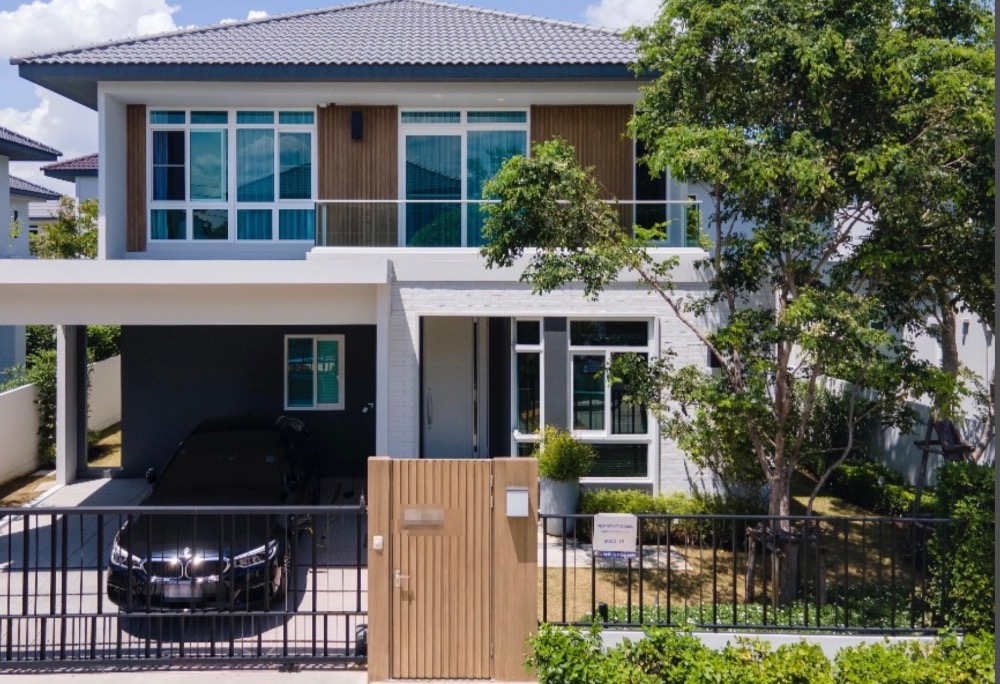 For SaleHouseRama5, Ratchapruek, Bangkruai : 2 storey detached house for sale, Manthana Westgate University, beautiful, big, ready to move in, near Central Westgate, interested, contact Line @841qqlnr