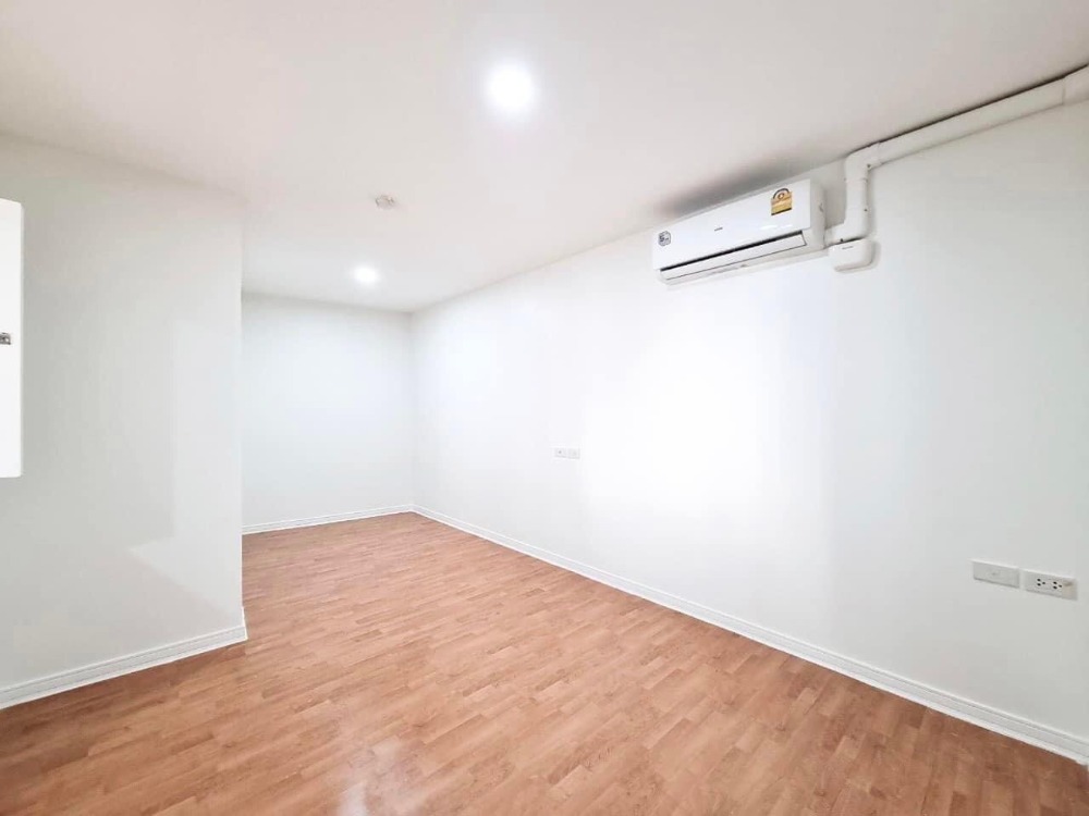 For SaleCondoOnnut, Udomsuk : Condo, big room, near bts On Nut, very good location, price is only 1.99 million baht.