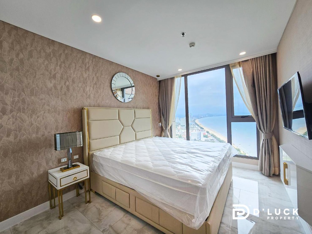 For SaleCondoPattaya, Bangsaen, Chonburi : Luxury beachfront condo Jomtien high floor ready to move in