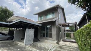 For RentHouseRama9, Petchburi, RCA : Beautiful house for rent “SCG Heim“ near The Nine Rama 9, located on a land size of 97 square wah, with 2 bedrooms, 3 bathrooms, 4 air conditioners, and at the back of the house there is a barbecue area, parking for 3-4 cars.