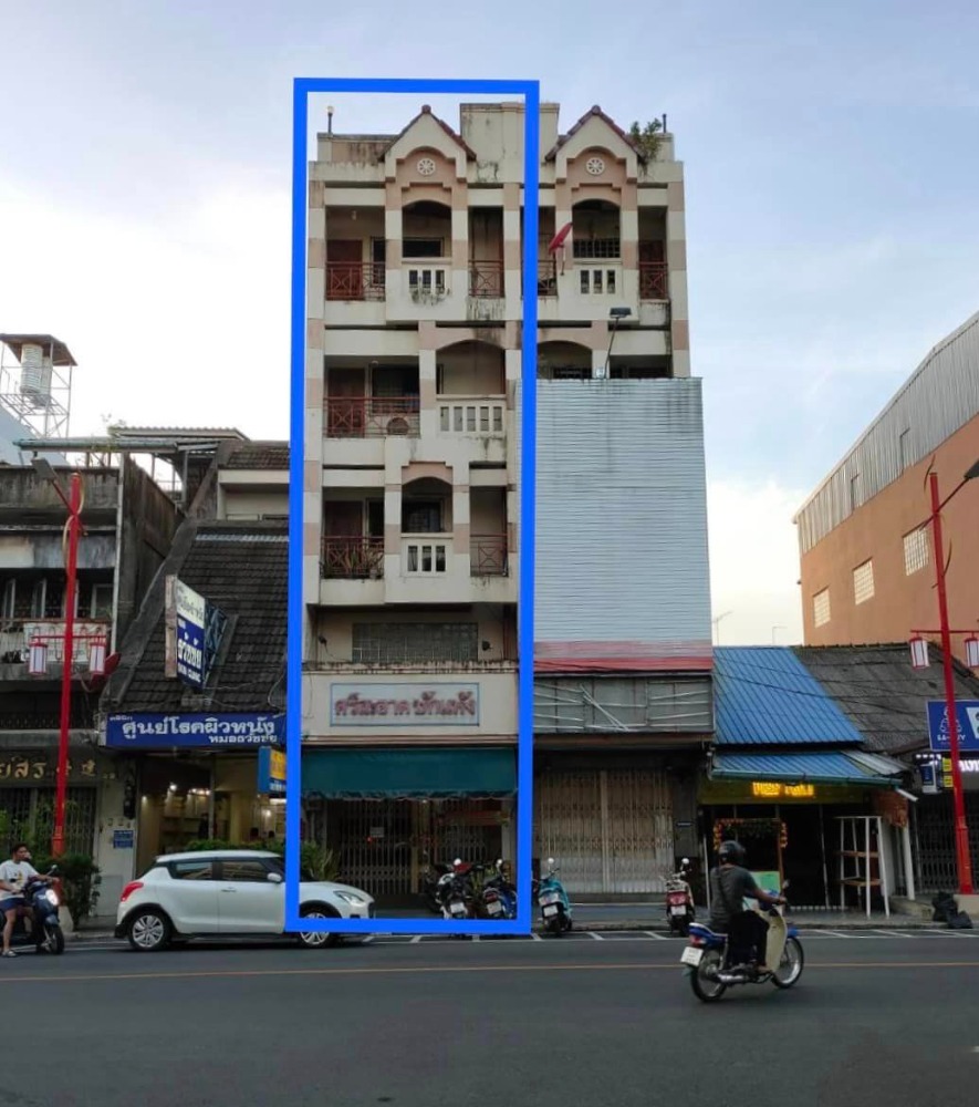 For SaleShophouseHatyai Songkhla : Commercial building for sale, 5 and a half floors, 27 sq m., in the heart of Hat Yai. Supasarangsan Road