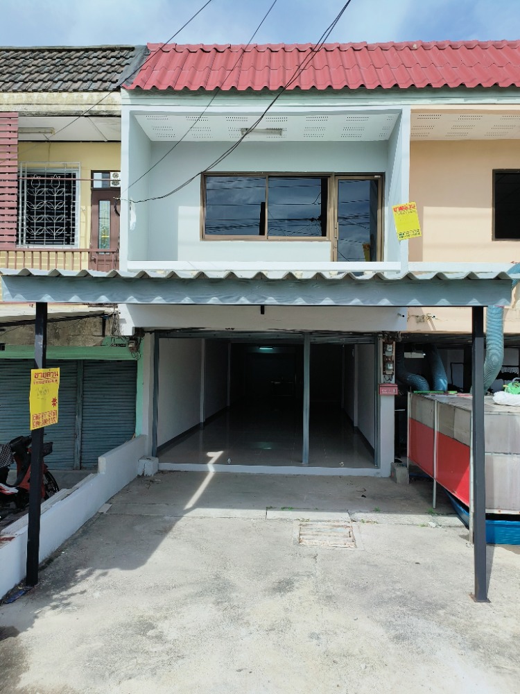 For SaleTownhouseNonthaburi, Bang Yai, Bangbuathong : 2-storey townhouse for sale, ready to move in, on the corner of the alley, along the road, housing - new house, Sai Noi, suitable for making offices, trading, convenience stores Or make a room for rent, good location, 3 bedrooms, 2 bathrooms, near the mar