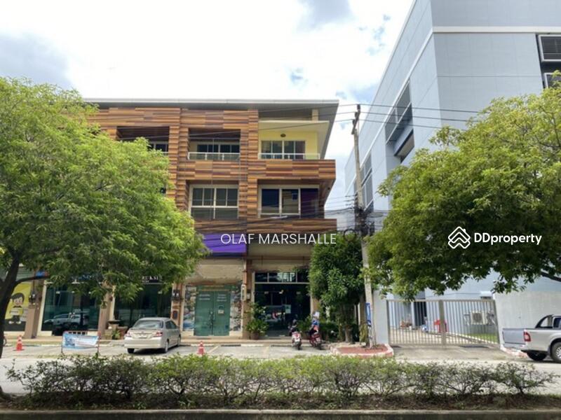 For SaleShophouseChiang Mai : 3.5-Storey Commercial Building, Green Plus Mall 2: 16 Sq.W., 230 Sq.M.