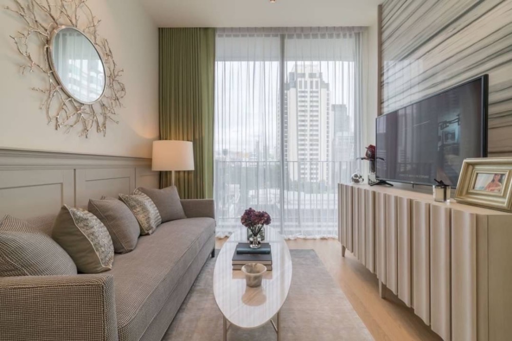 For RentCondoWitthayu, Chidlom, Langsuan, Ploenchit : 28 Chidlom 1 BD condo for rent, 300m. from BTS Chidlom, fully furnished, move in ready