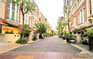 For SaleTownhouseSukhumvit, Asoke, Thonglor : H0082😍 For SELL 4-storey townhome for sale 🚪 4 bedrooms 🚄 near BTS Thong Lo House area: 26.00 sq.wa Living area: 350.00 sq.m. 💲 Sale: 35,000,000฿📞 O99-5919653, O65-9423251✅ LineID:@sureresidence