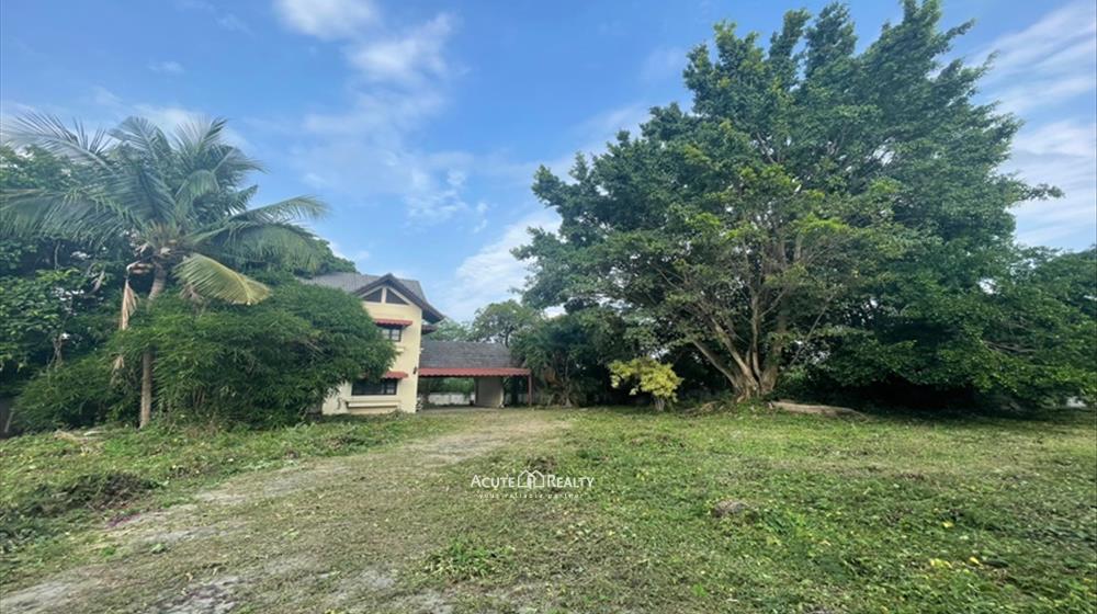 For SaleHouseChiang Mai : Land with house for sale on Mahidol Road, Chiang Mai