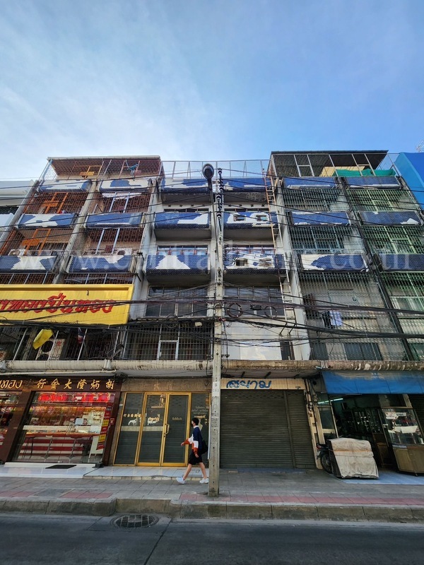 For SaleShophousePinklao, Charansanitwong : Commercial building, 5 and a half floors, 2 booths, next to Charansanitwong Road.