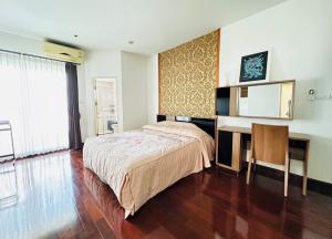 For SaleCondoKasetsart, Ratchayothin : Condo for sale, corner room, Supalai Park Kaset, Penthouse room, from BTS Kasetsart University, 5 minutes, good price, fully furnished, beautiful, ready to move in