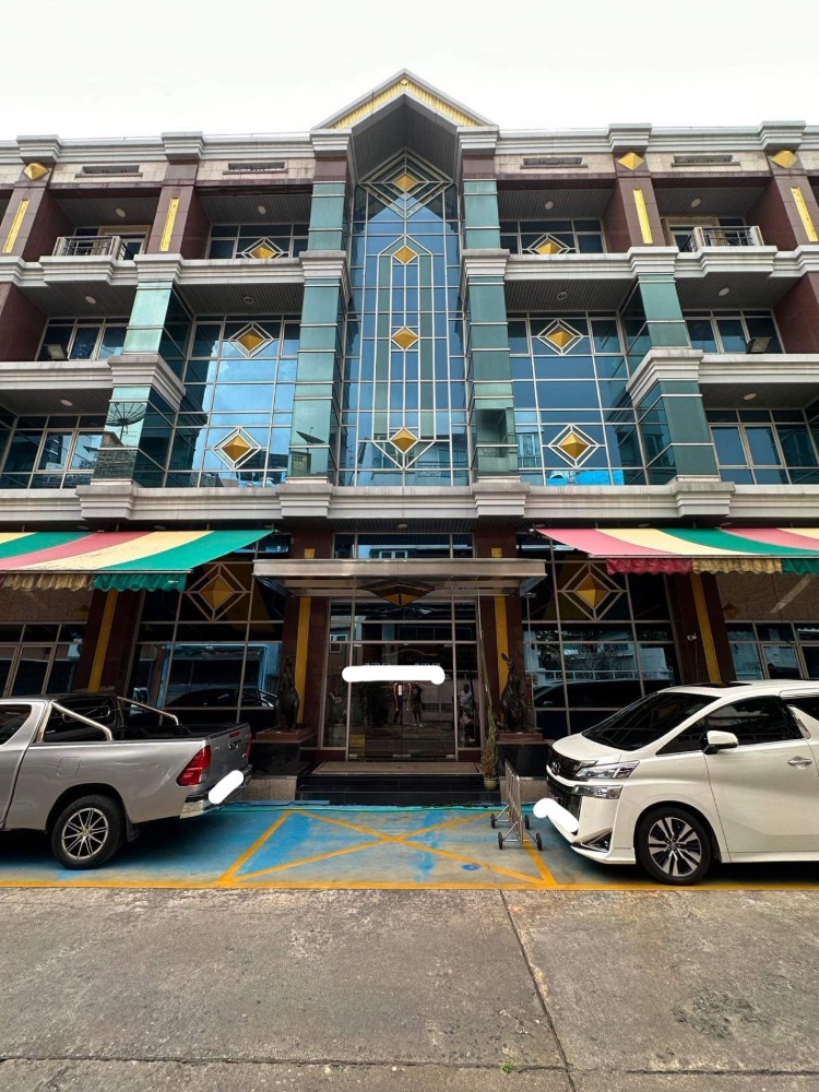 For SaleShophouseRama9, Petchburi, RCA : Connecting building for sale in Khlongton area