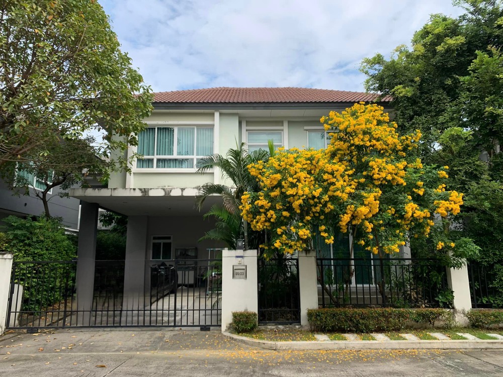For SaleHousePhutthamonthon, Salaya : Luxury 2-storey detached house for sale, Bangkok Boulevard Village Pinklao-Petchkasem On a potential location next to the main road with an atmosphere surrounded by nature around the project