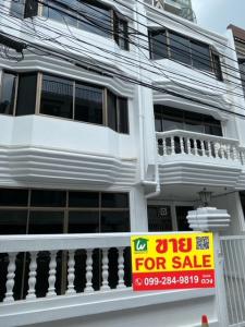For SaleTownhouseSukhumvit, Asoke, Thonglor : Townhouse for sale, prime location in the heart of Thonglor, Sukhumvit 49, only 600 meters to BTS Thonglor.