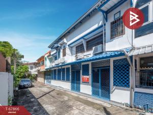 For SaleTownhouseLadprao, Central Ladprao : Townhouse for sale, 3 houses next to each other, Soi Lat Phrao 64, Bangkok, yellow skytrain location.