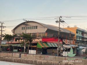 For RentShowroomThaphra, Talat Phlu, Wutthakat : Don't miss out for rent commercial building opposite The Mall Tha Phra