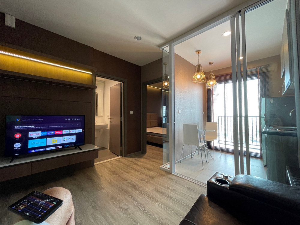 For SaleCondoKhon Kaen : Tel. 088-077-5775 For Sale Condo The Base Height Mittraphap-Khon Kaen @Central Khon Kaen, Size 33 sq.m 1 Bedroom 11th floor, Built in Fully furnished, Ready to move in