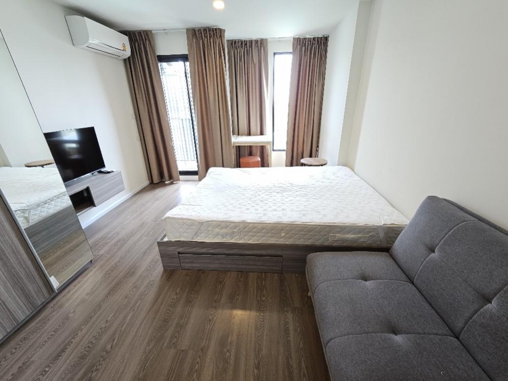 For SaleCondoNawamin, Ramindra : Selling below cost, The Origin Ramintra 83, next to the BTS, studio room 22.5 sq m, with furniture, 4th floor, Building D (Zone not next to tall buildings)