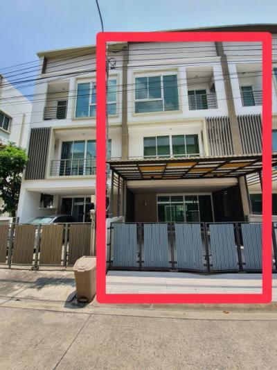 For RentTownhouseLadprao, Central Ladprao : Townhome for rent, Lumpini Town Residence, Ladprao Station, near Central Ladprao, 3 bedrooms, 4 bathrooms, can be used as an office