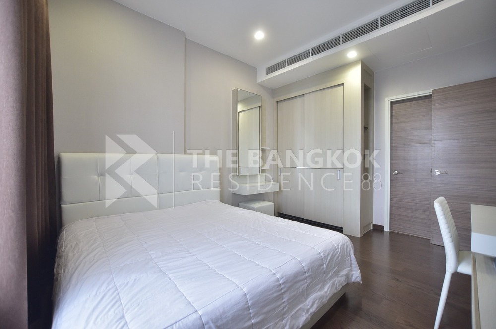 For SaleCondoRama9, Petchburi, RCA : 🔥 Urgent sale, cheapest in the Q asoke project, very cheap, 1 bed 1 bath 45sq.m. 7,900,000, pool view, shady in front. The price is much lower than the market.