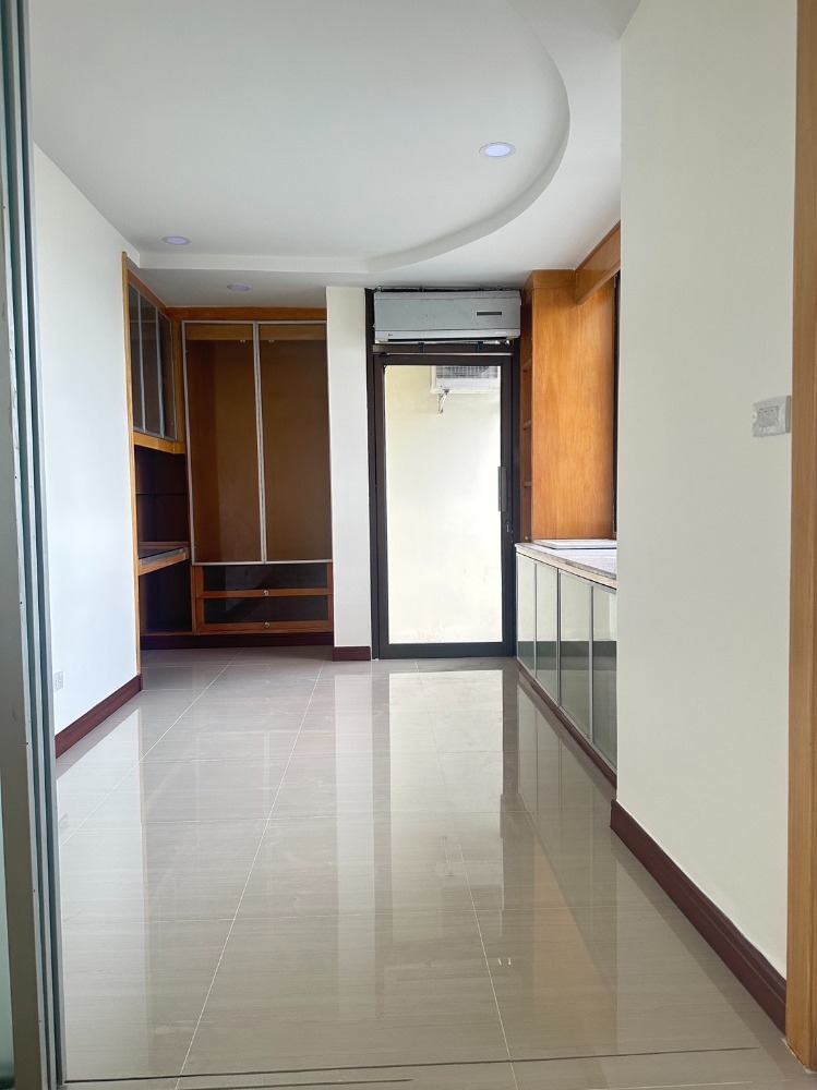 For SaleCondoPinklao, Charansanitwong : OMGS1030  Renovated 1 Bedroom unit / Riverview / Urgent SELL @ [ Rattanakosin Island condo ]