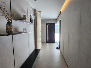 ขายบ้านสมุทรปราการ สำโรง : Vive Bangna Km.13 บ้านเดี่ยวติดถนนบางนา-ตราด รับไปเลย I Phone 15 ProMax📲