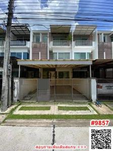 For SaleTownhousePattanakan, Srinakarin : 3-story townhouse for sale, New House, Rama 9 - Srinakarin, near Airport Rail Link, Ban Thap Chang.