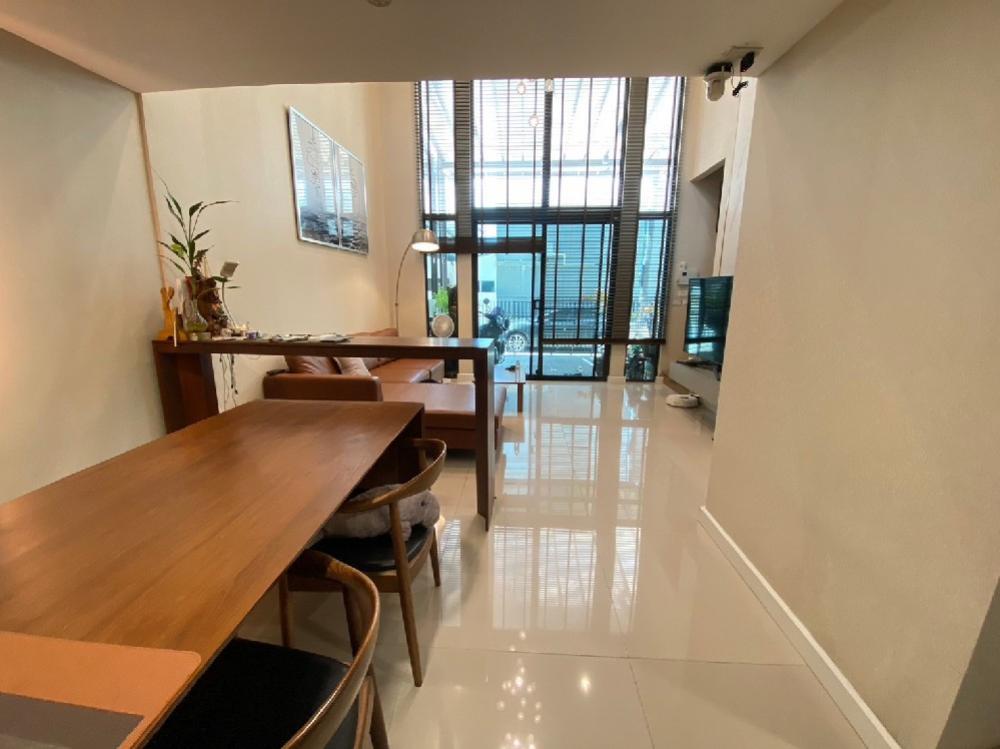 For SaleTownhousePattanakan, Srinakarin : Townhome for sale, Patio Phatthanakan, near On Nut, Srinakarin, Phatthanakan, 3 bedrooms, 3 bathrooms, with solar cells, price 7.6 million, interested 097 - 465 5644 T.C HOME