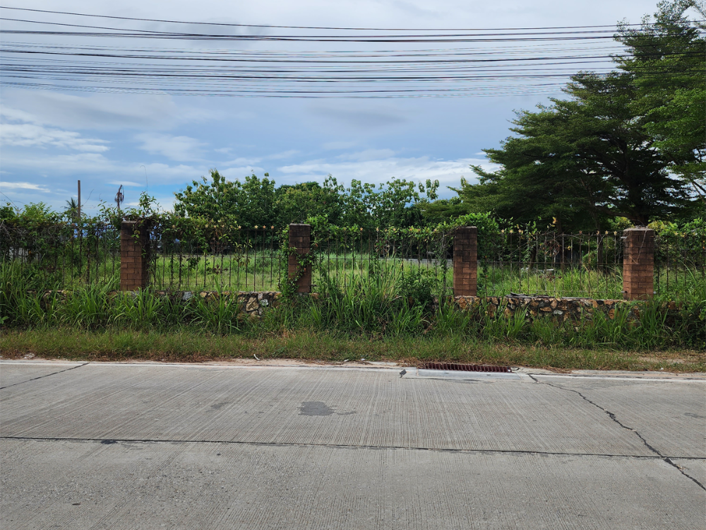 For SaleLandPattaya, Bangsaen, Chonburi : Land for sale 1-1-65 rai, Phummarin Road, Takhian Tia Subdistrict, Bang Lamung, Chonburi.