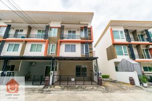 For SaleTownhouseKaset Nawamin,Ladplakao : Townhome for sale behind the corner of The Trust Townhome Kaset Nawamin - Nuanchan, 3-storey townhome, 4 bedrooms, 5 bathrooms, size 22.1 sq m, located on Nuan Chan Road.