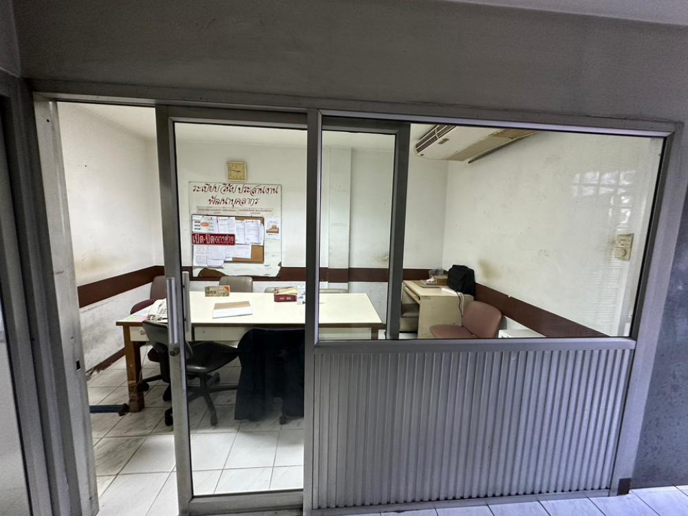 For SaleShophouseRama3 (Riverside),Satupadit : Commercial building for sale, 2 units, 43.1 sq m, with tenants. Suitable for warehouses and offices. and can join in joint ventures Foreigners can buy or joint venture.