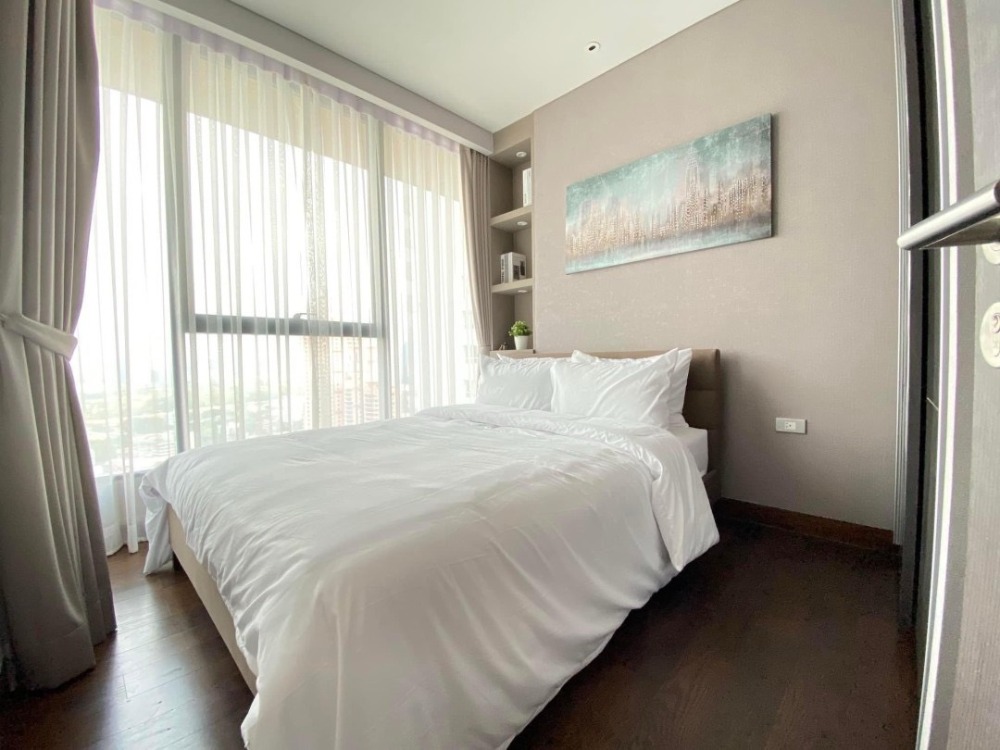 For RentCondoSukhumvit, Asoke, Thonglor : Fully furnished 1 bedroom 1 bathroom condo for rent with a floorsize of 26 sq.m., located on the 25th floor, at The Lumpini 24 building, near MiniMart and 7/11 at waking distance.