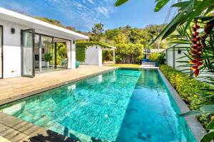 ขายบ้านภูเก็ต : Private 3-bedroom Villa Yanui Beach near Naiharn For Sale