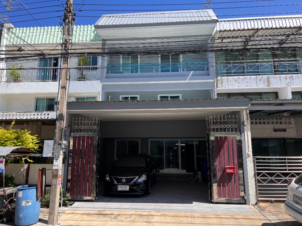 For SaleTownhouseLadprao101, Happy Land, The Mall Bang Kapi : sell! Beautiful 3-story renovated townhouse, Songkhro Village, Khlong Chan, near NIDA, DDD.