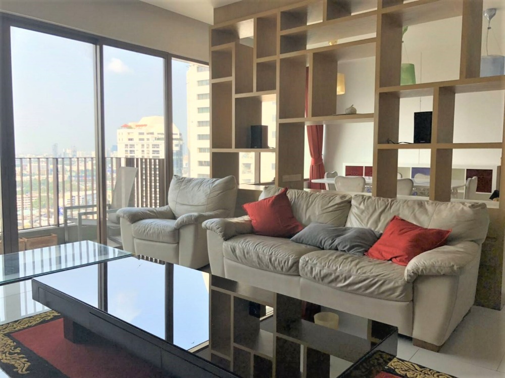 For SaleCondoSukhumvit, Asoke, Thonglor : The Emporio Place : 3-bedroom condominium located near the BTS Phrom Phong station.