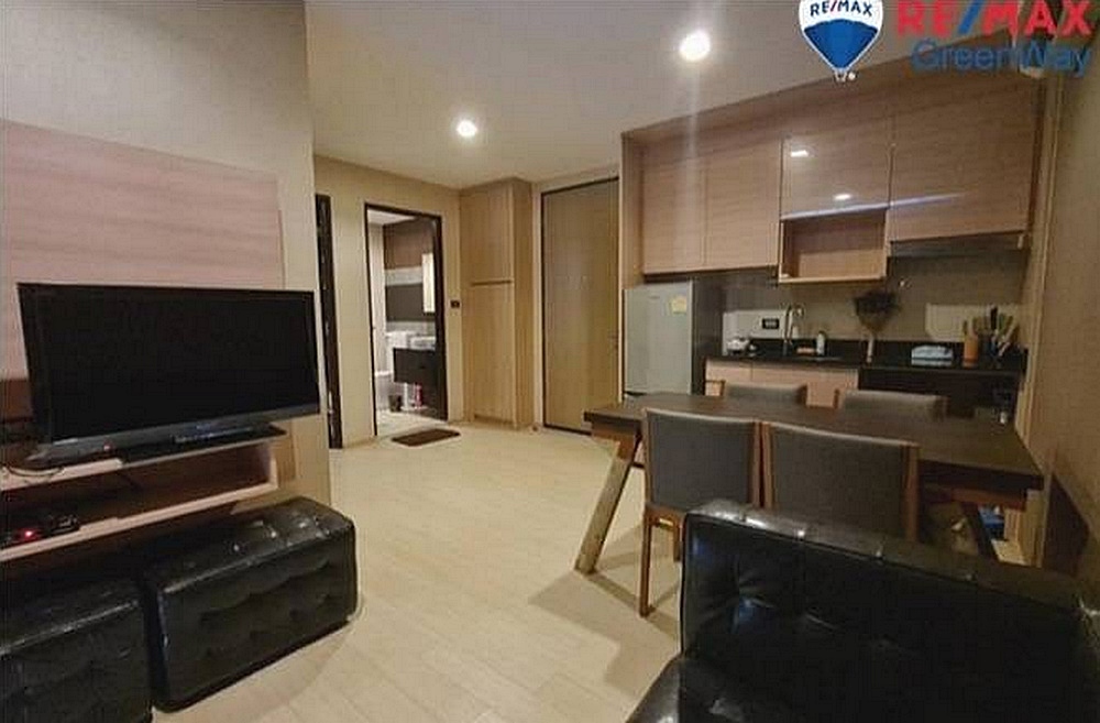 ขายคอนโดรัตนาธิเบศร์ สนามบินน้ำ พระนั่งเกล้า : สอบถามโทร 096-287-8261 คอนโด 2 ห้องนอน ใกล้กองสลาก ขายขาดทุน ห้องสวยที่สุดในตึก Nice Suite 2 สนามบินน้ำ ราคาพิเศษ 2 ล้านบาท (ต่อรองได้)
